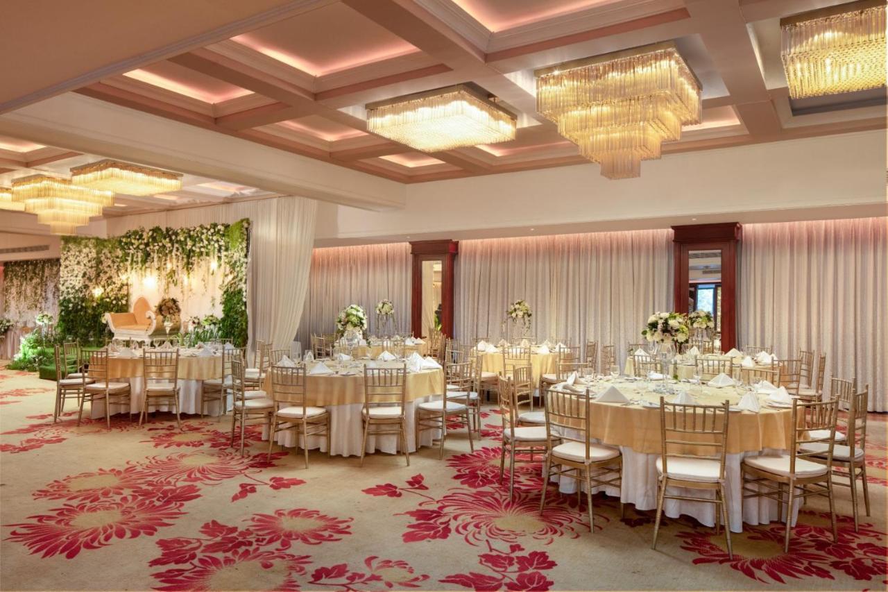Earl'S Regency Hotel Канди Экстерьер фото